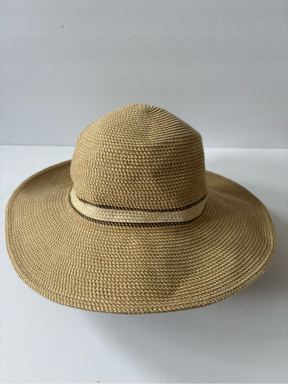 Solar Escape UV Sedona Sun Hat Wide Brim Cruise Resort Coastal Hike GardenStrap